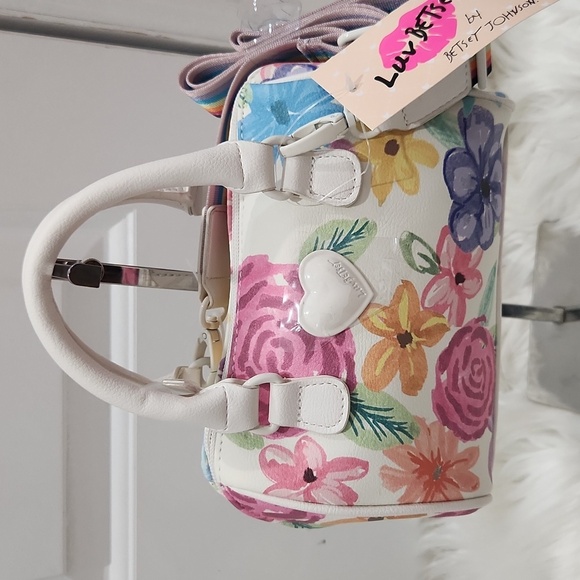Betsey Johnson Handbags - 🔹️Betsey Johnson🔹️ LBHARLEY Floral Mini  Handbag Crossbody - White  Multicolor